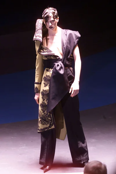 Look 30